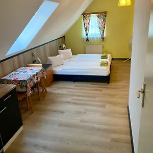 - Alt - Strassgang 3* Graz