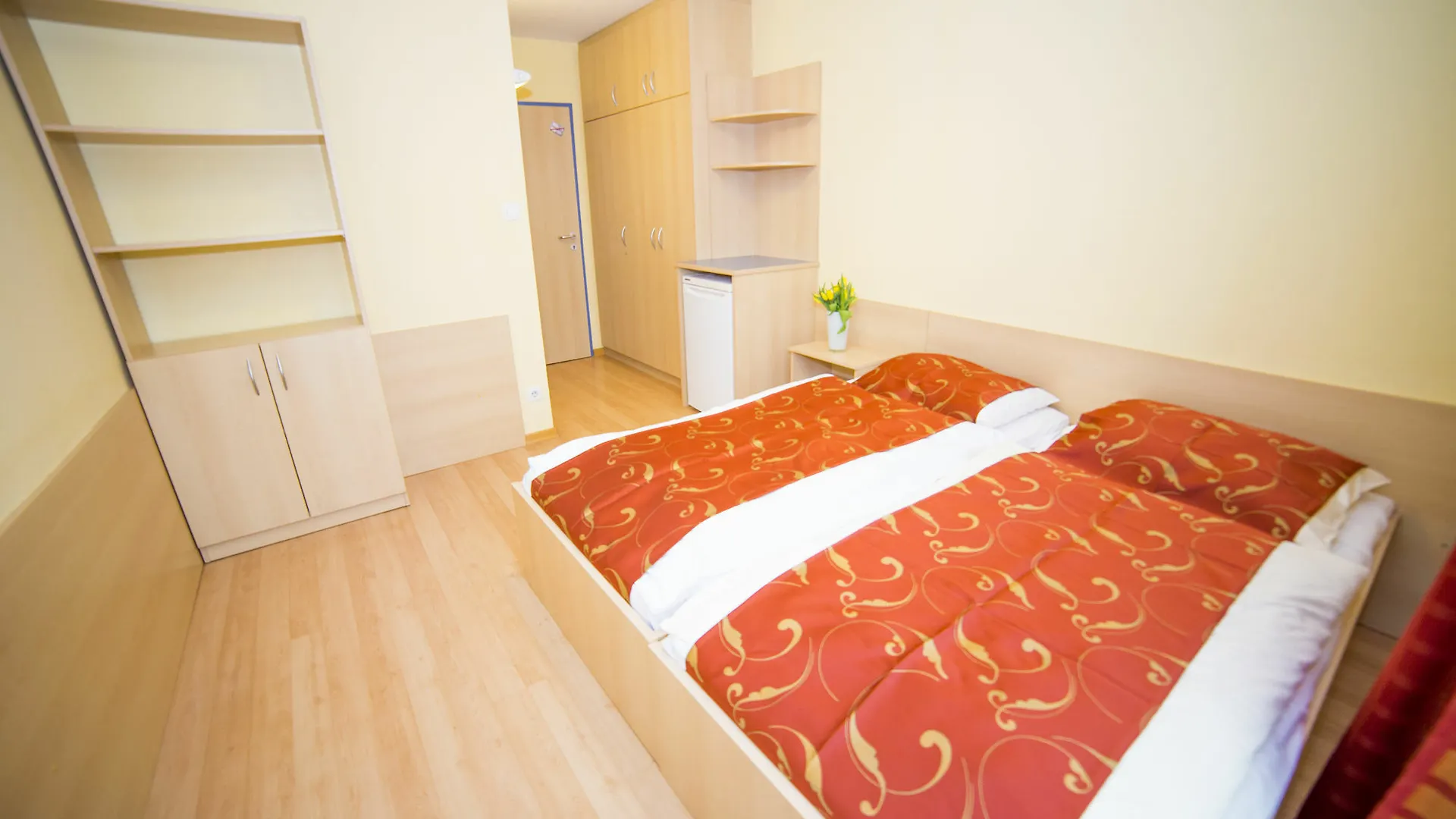 Mynext - Westbahnhof Hostel One Vienna